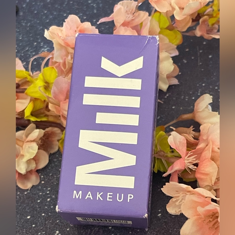 Milk. MELATONIN OVERNIGHT SERUM